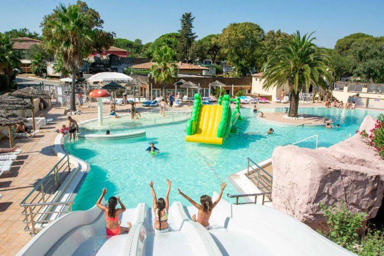 Photo de la galerie de l'établissement Mobilhome Fréjus Camping Gorge Vent, à Fréjus