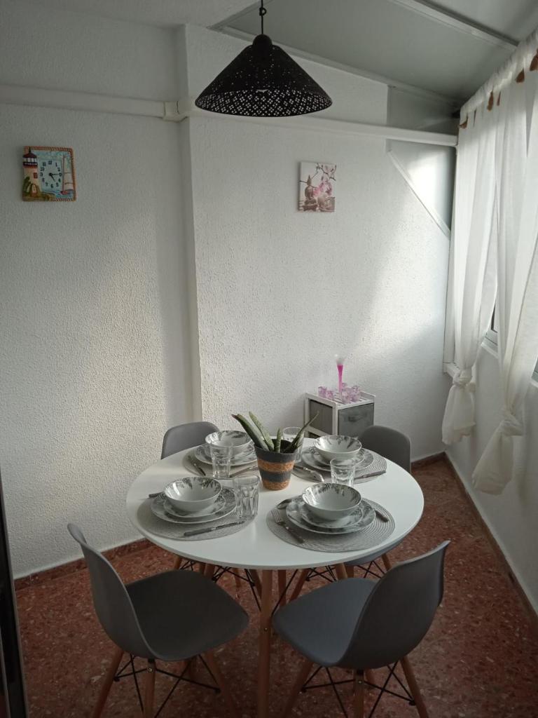 Edificio Gijon newly renovated two-bedroom apartment Benidorm 5