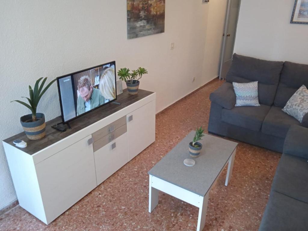 Edificio Gijon newly renovated two-bedroom apartment Benidorm 6