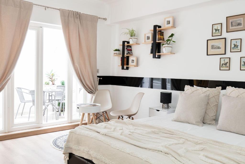 Spacious quiet 4bedrooms 6beds house with private garage 3min walk to Paddington Station 8