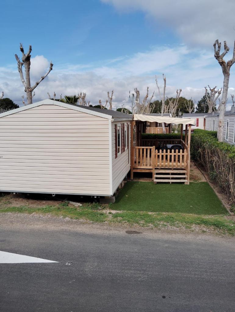 Photo de la galerie de l'établissement mobil home 6 personnes Valras plage, à Valras-Plage