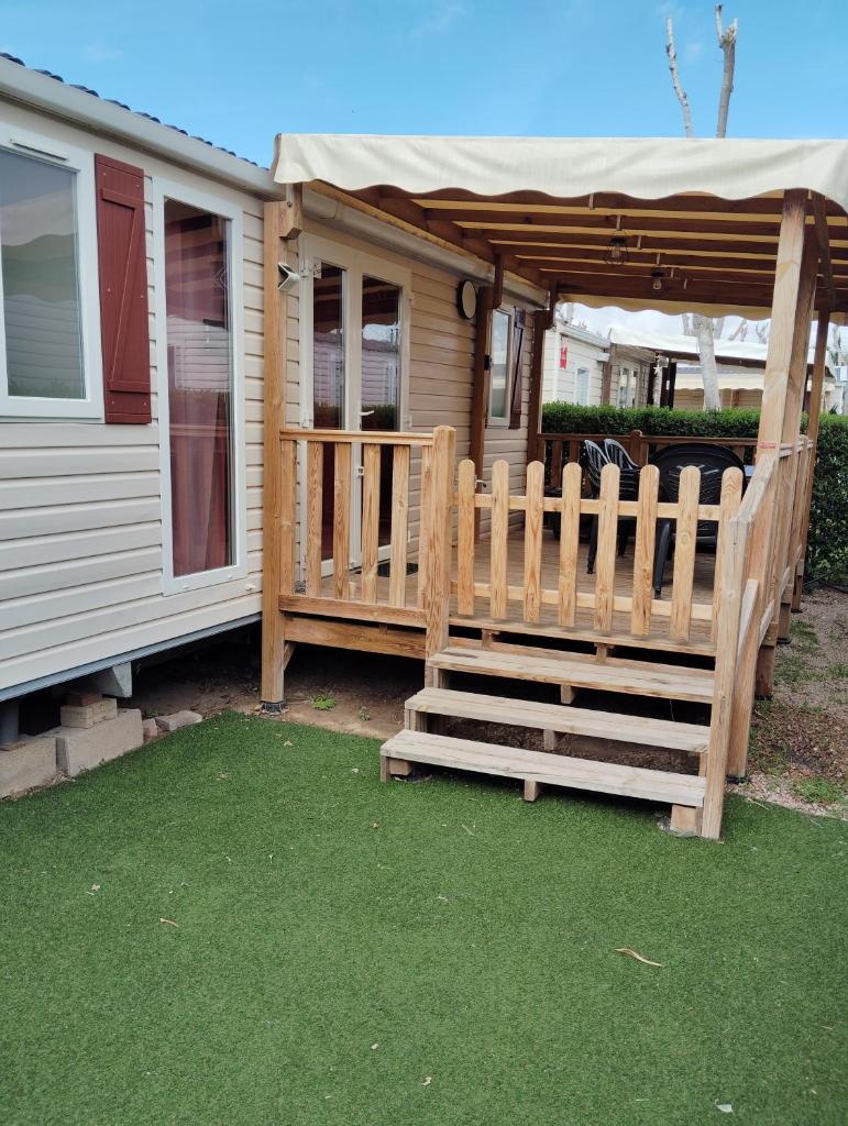 Photo de la galerie de l'établissement mobil home 6 personnes Valras plage, à Valras-Plage