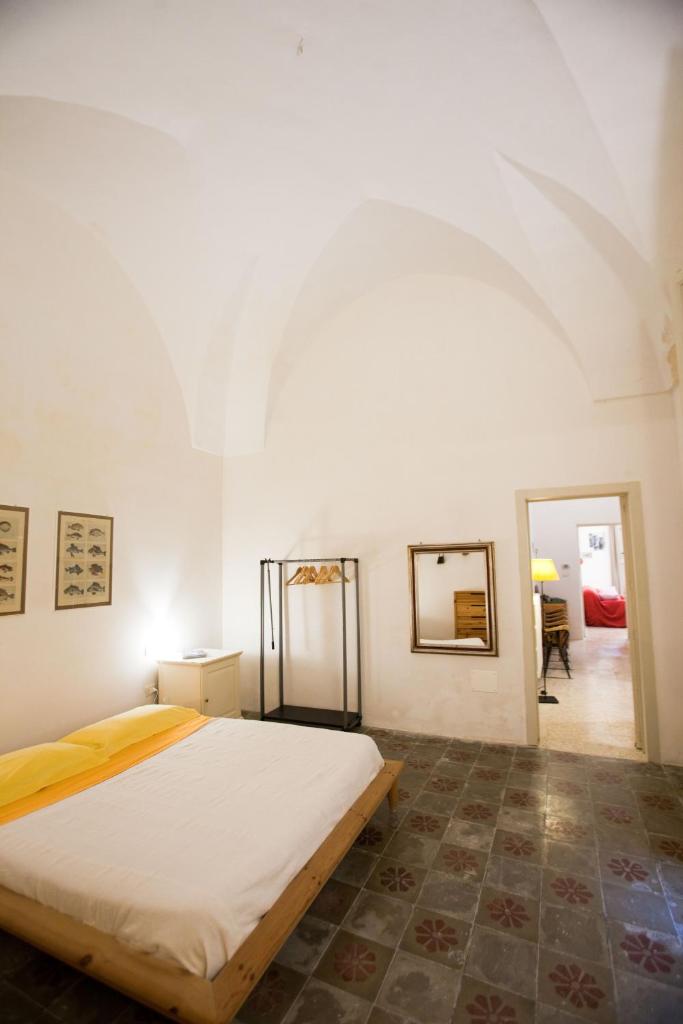 Vico delle Rondini 7