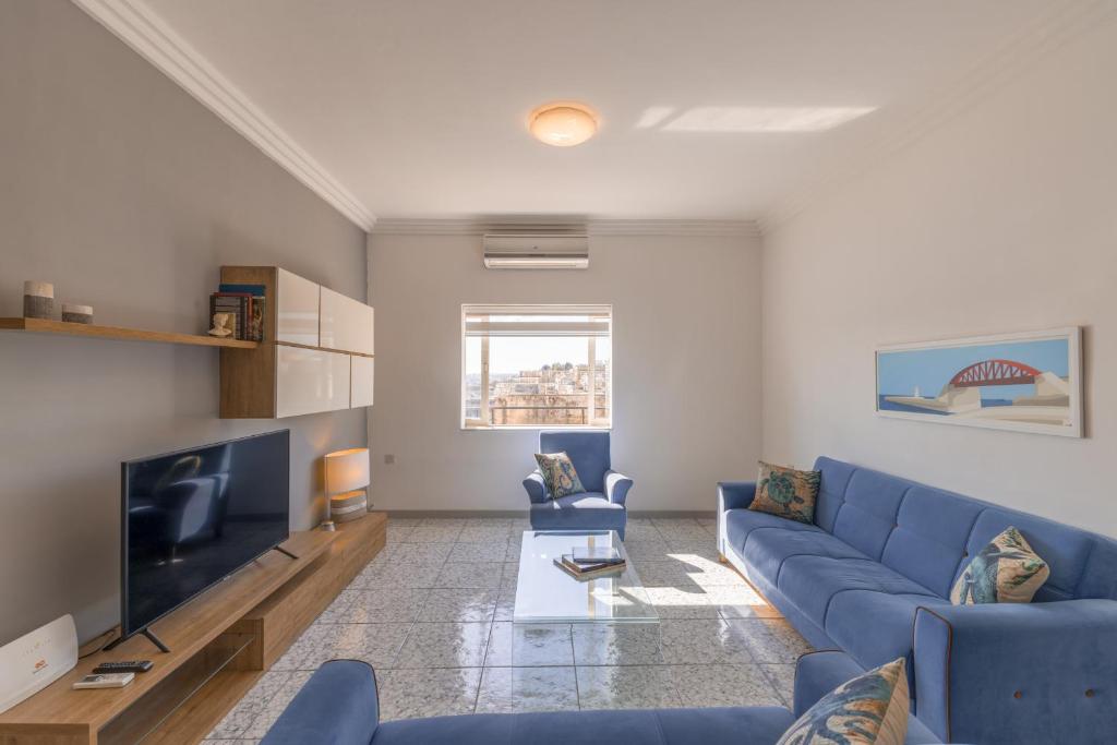HARBOUR VIEW - Large 2BR Apartment 5