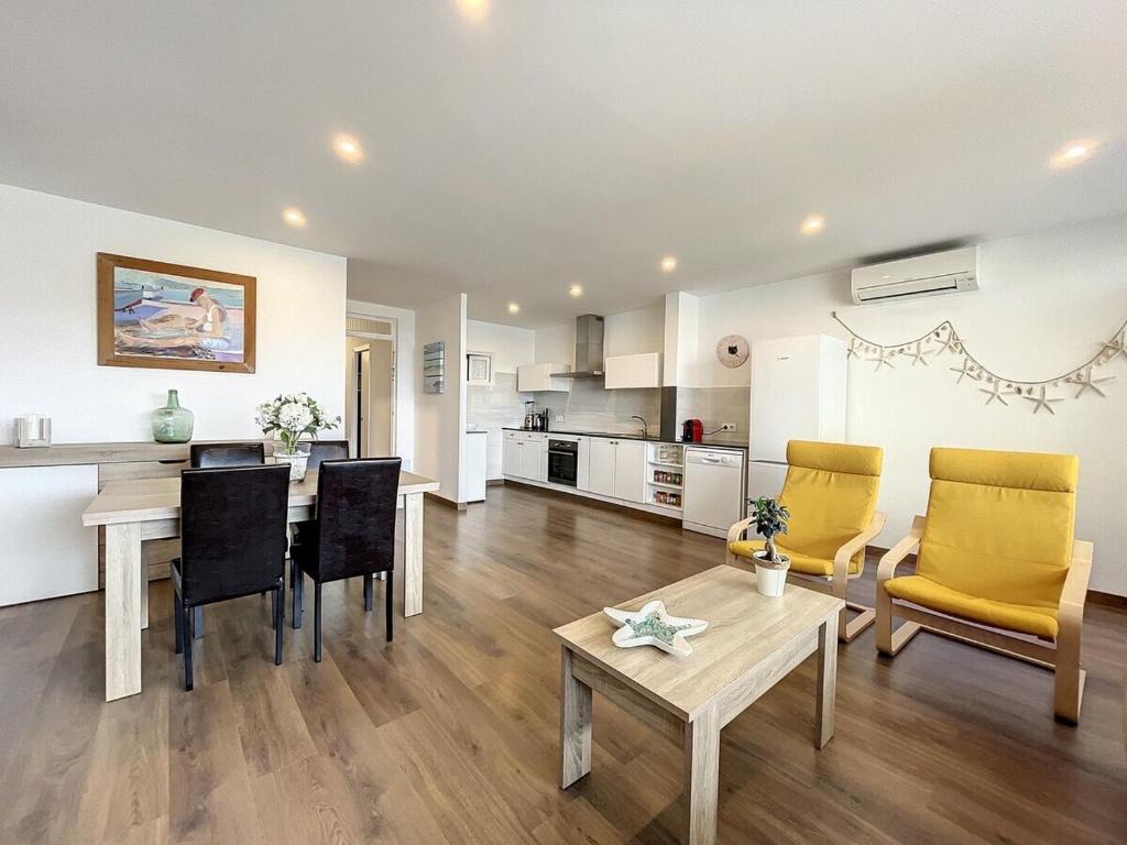 Roca Fornells, Planta baja con maravilloso patio F96 8