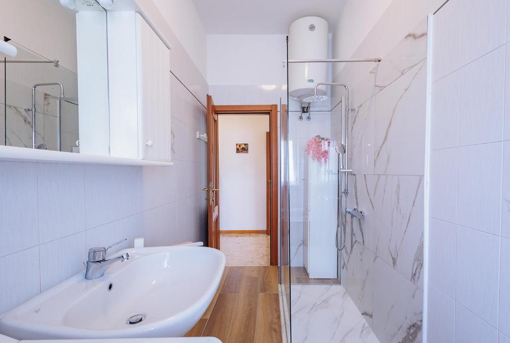 GuestHost - Cadelpiero Apt - near the University 8