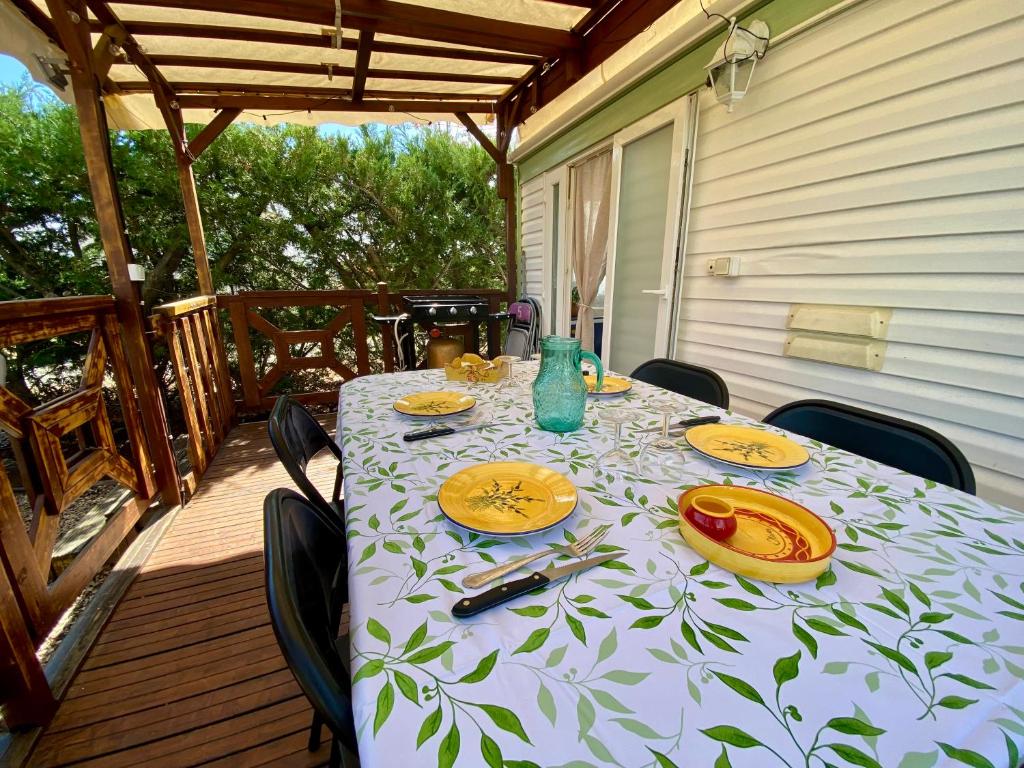 Photo de la galerie de l'établissement Mobil home confortable Gorges du Verdon, à Sainte-Croix-de-Verdon