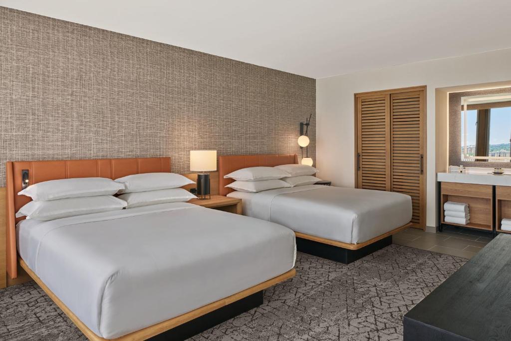 Sheraton Denver Downtown Hotel Image