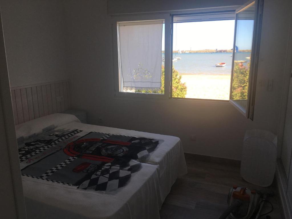 Chalet sobre la playa , 2