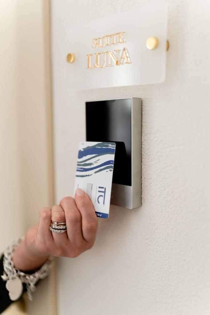 Aurluna Luxury Suites 5