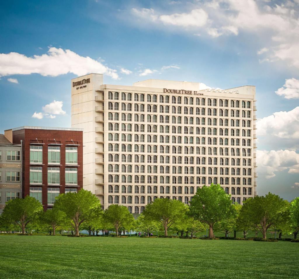 DoubleTree by Hilton Dallas Market Center Image