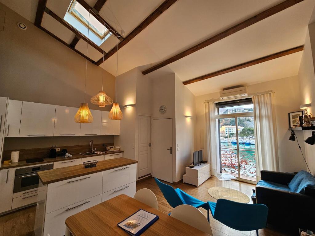 LA MAISON SUR LE PORT 4 pers vue mer
