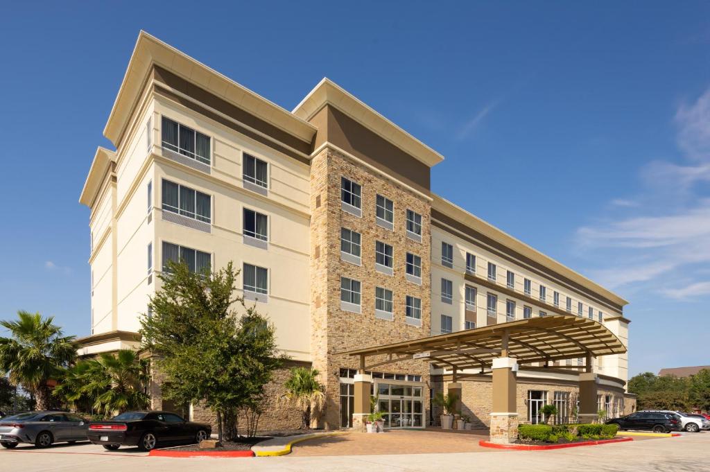 DoubleTree by Hilton Houston Westchase Image