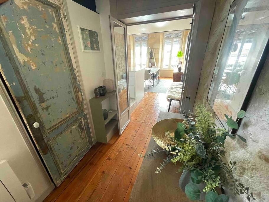 Jennys-Getaways Sunny Apartment Close Cité du Vin 3
