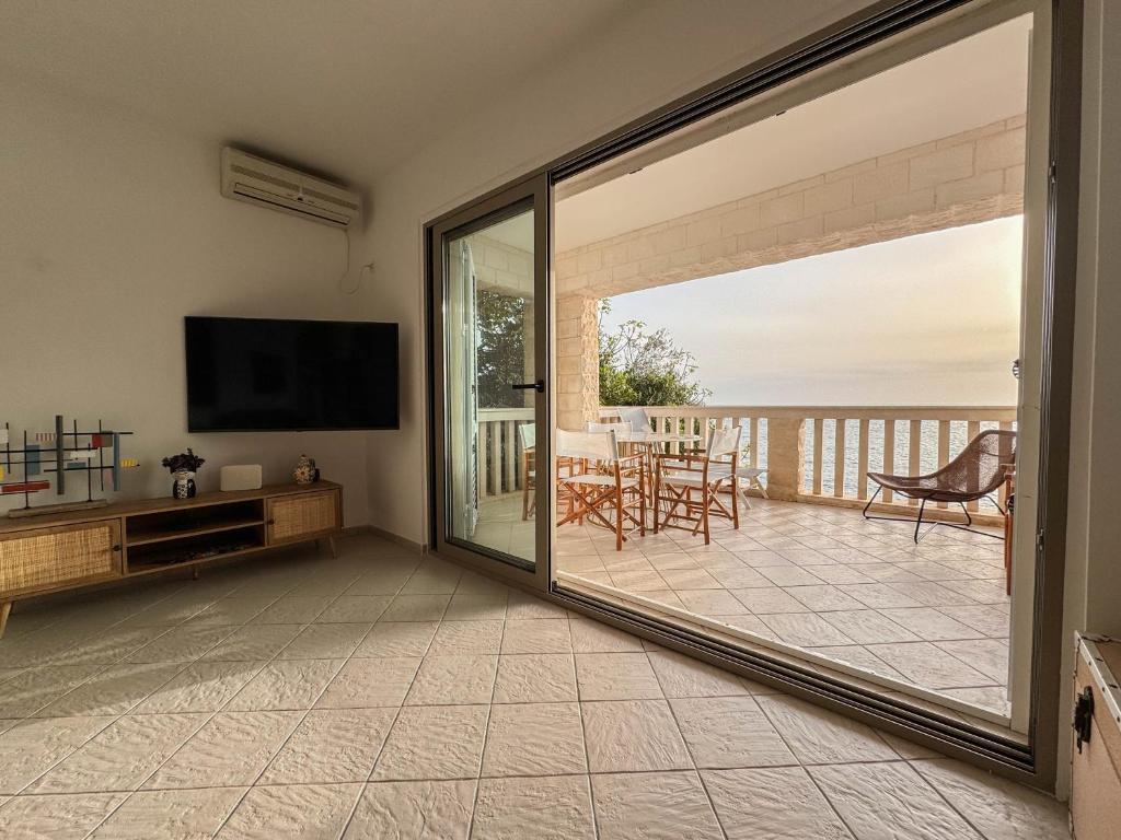 Apartment Radovic 5