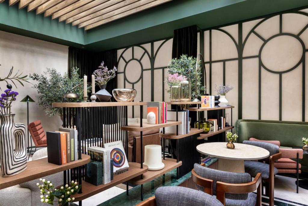 TÓTEM Madrid, a Small Luxury Hotel of the World Image