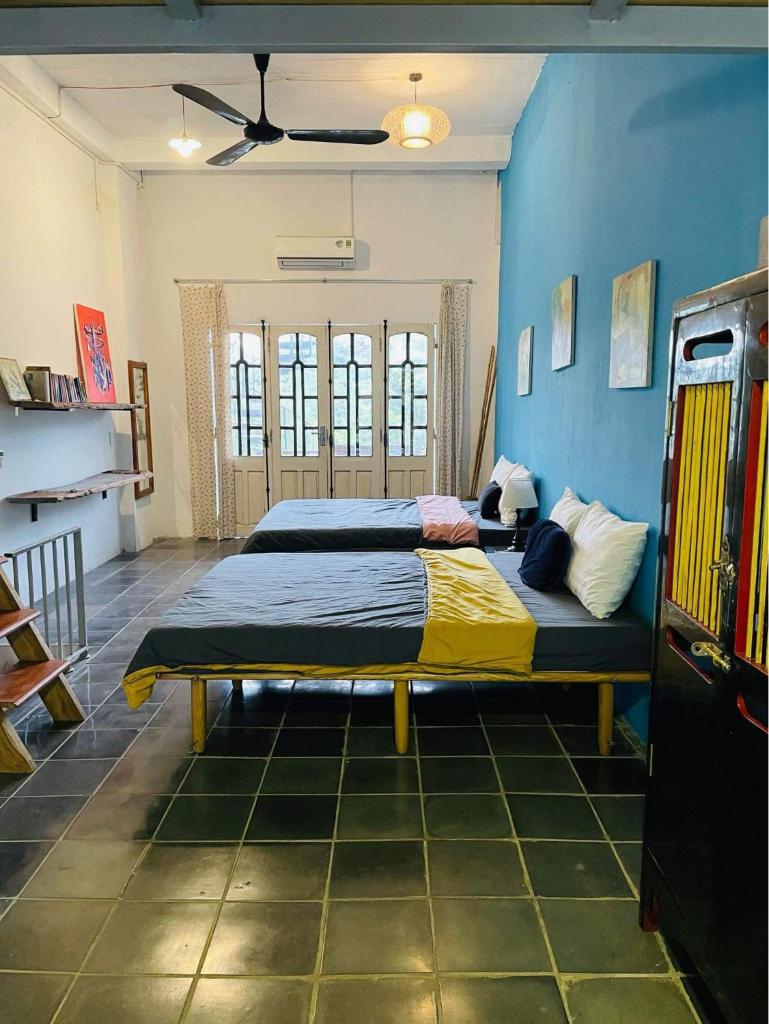 Chez Phuong- Studios Cat Ba