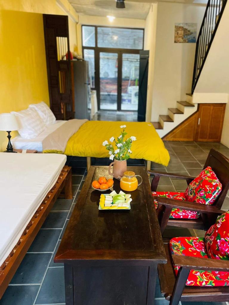 Chez Phuong- Studios Cat Ba