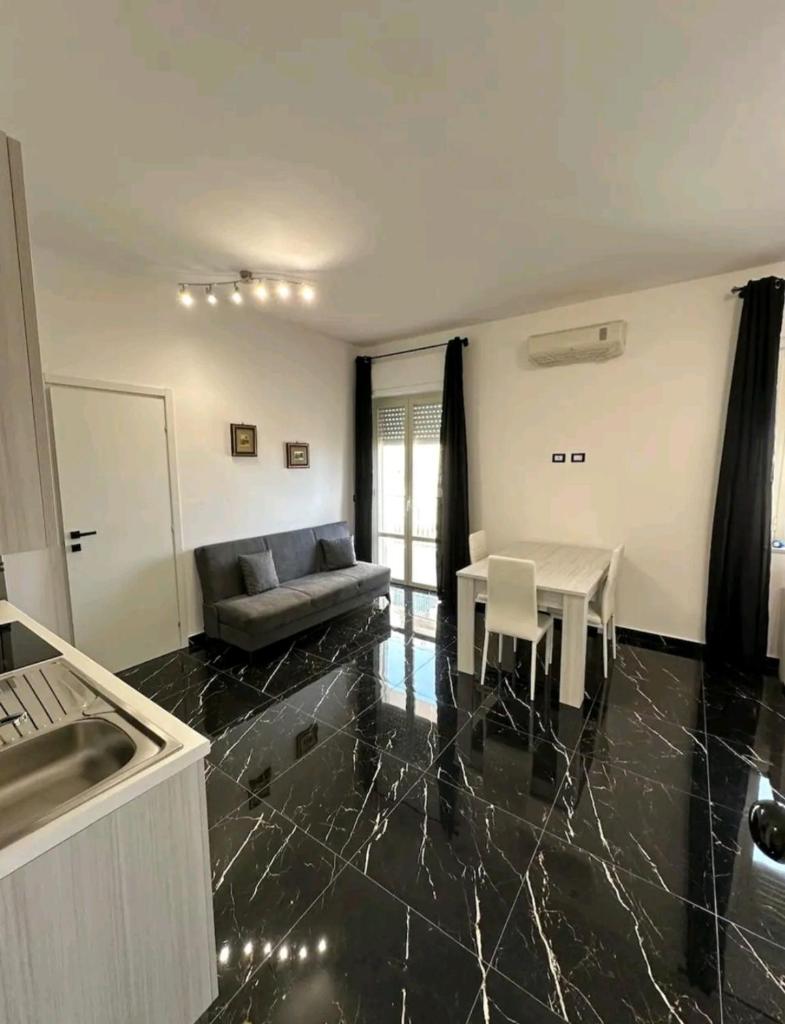 Dyo Adelfia, elegante "open space" vista mare 8