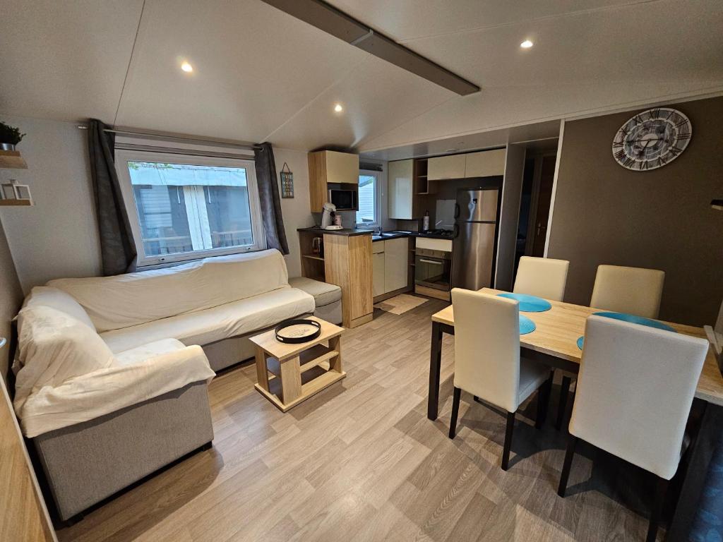 Photo de la galerie de l'établissement MOBILE HOME CLIMATISE Vias 2, à Vias