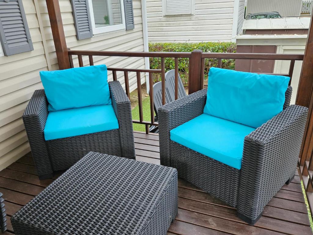 Photo de la galerie de l'établissement MOBILE HOME CLIMATISE Vias 2, à Vias 33 autres photos