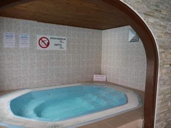 Photo de la galerie de l'établissement Mobil-home a louer dans un camping **** proche de la mer et forêt, à Saint-Jean-de-Monts