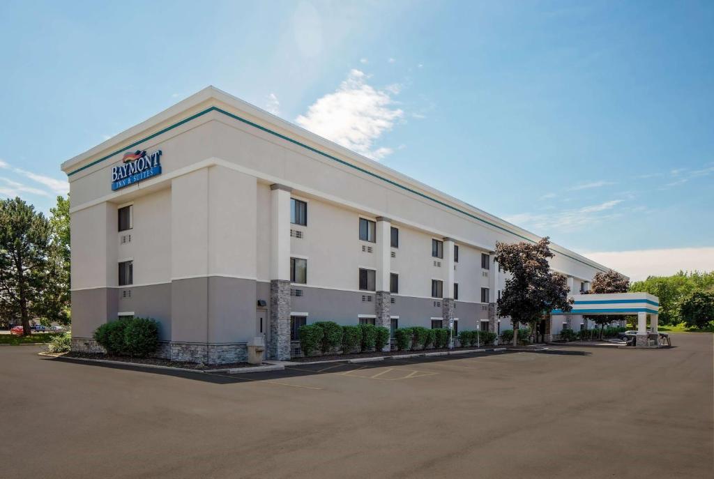 Baymont by Wyndham Detroit Airport/Romulus Image