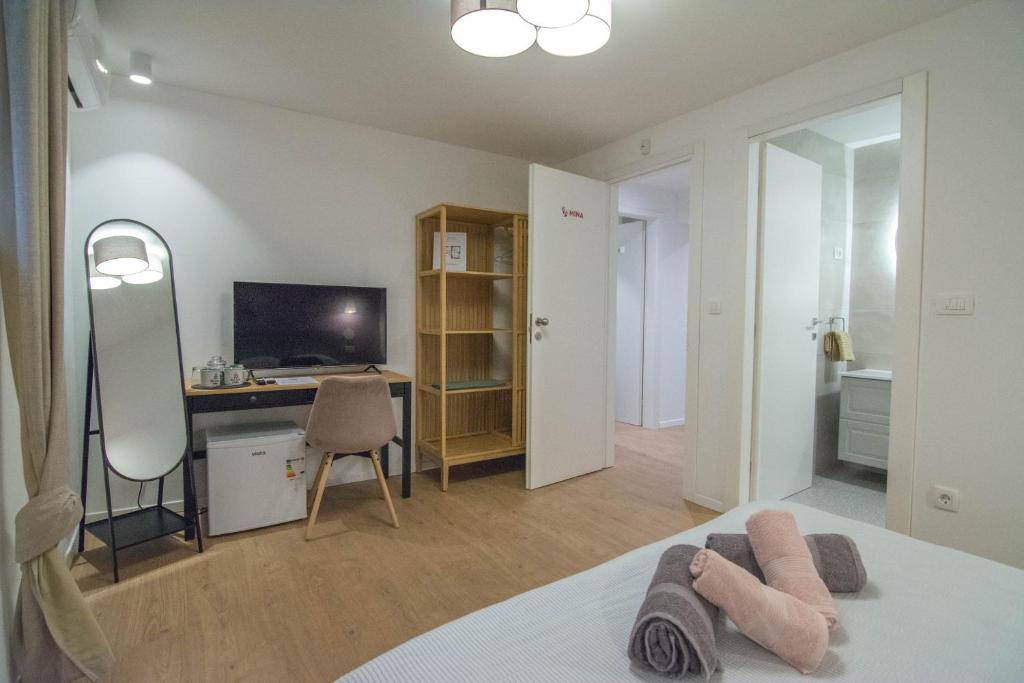 Rooms without kitchen and Studio Apartment ROMIRU 5