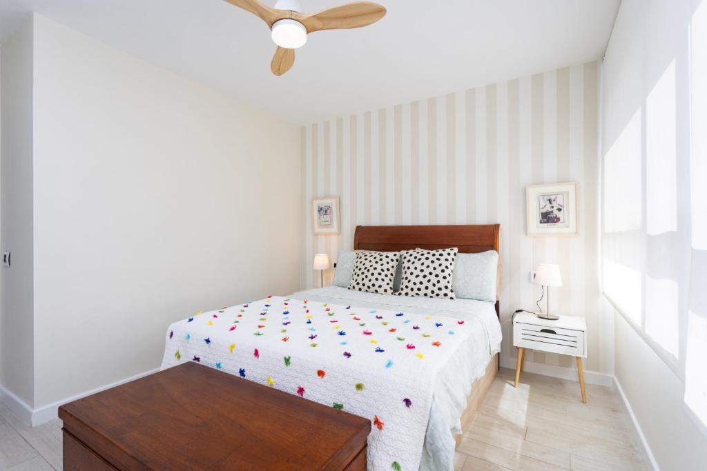 Home2Book Bright Apt & Communal Pool Santa Cruz 2