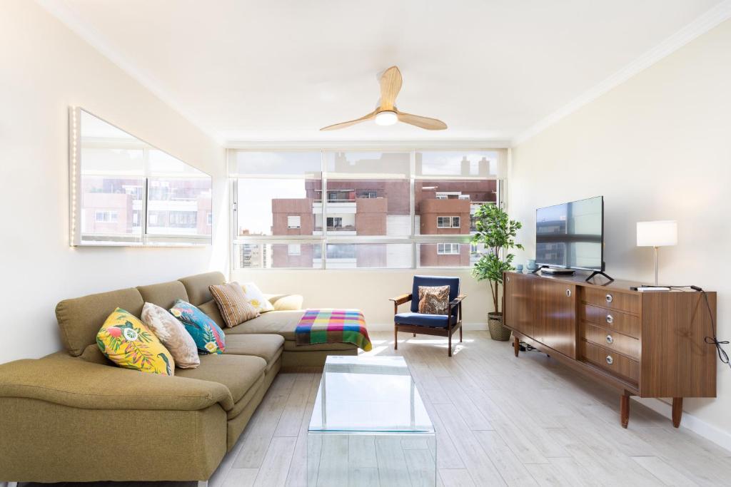 Home2Book Bright Apt & Communal Pool Santa Cruz 6