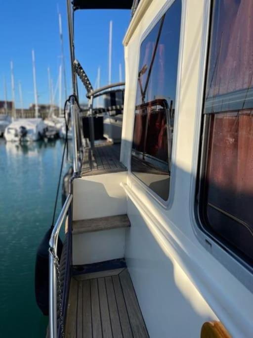 Photo de la galerie de l'établissement Séjour insolite- Bateau Hôtel- La Rochelle, à La Rochelle