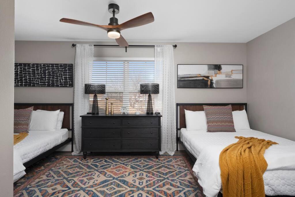 Modern Escape: 5BR/2.5BA Near St. Louis Must-Sees 7