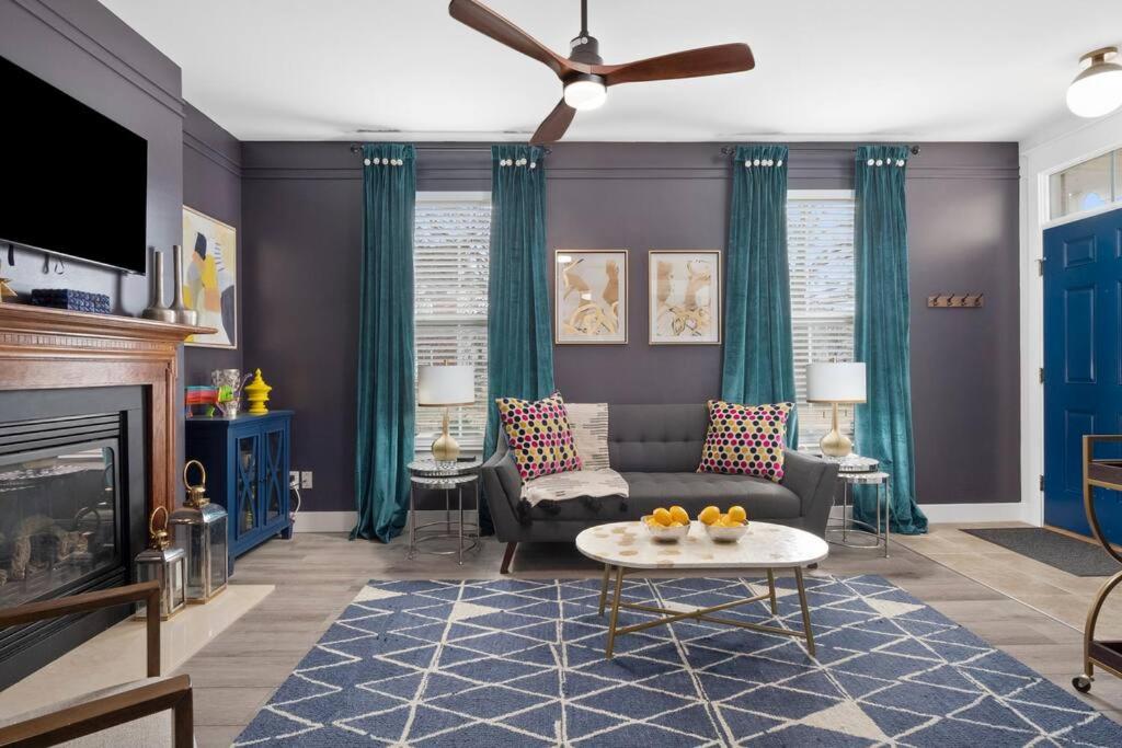 Modern Escape: 5BR/2.5BA Near St. Louis Must-Sees 5