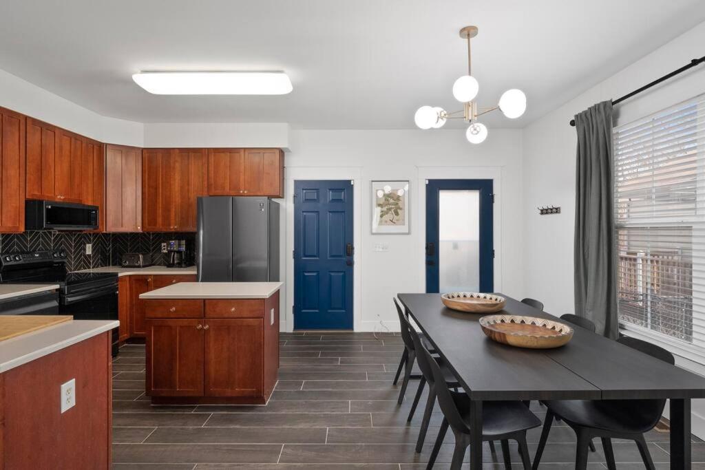 Modern Escape: 5BR/2.5BA Near St. Louis Must-Sees 4