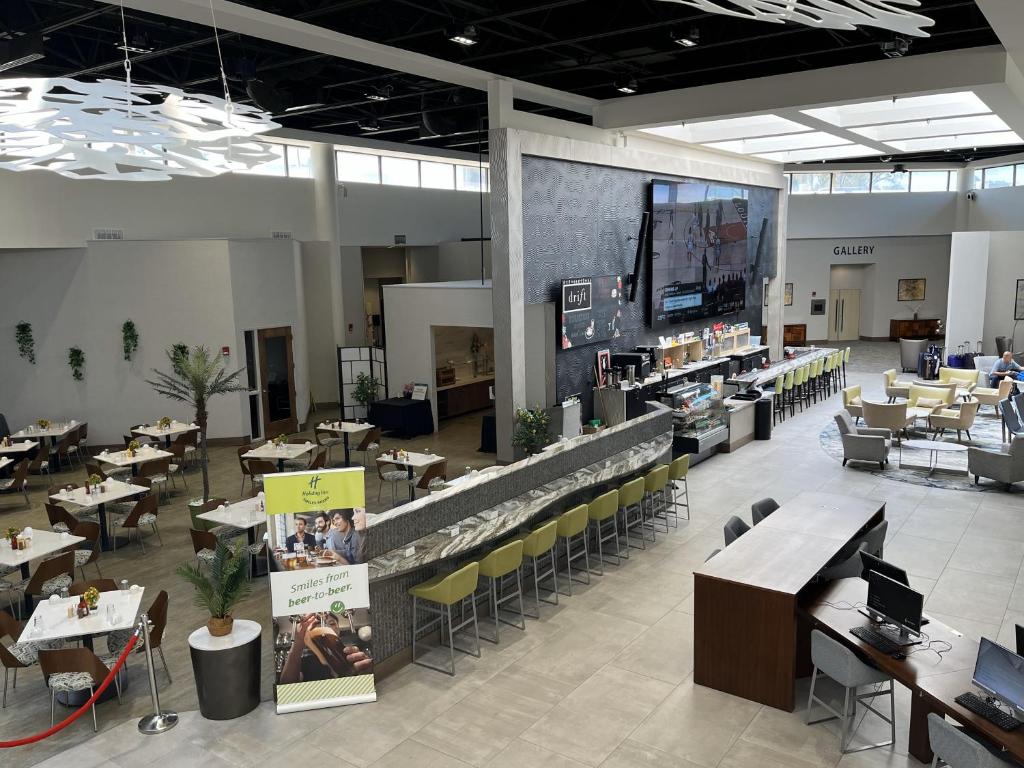 Holiday Inn Orlando International Airport, an IHG Hotel Image