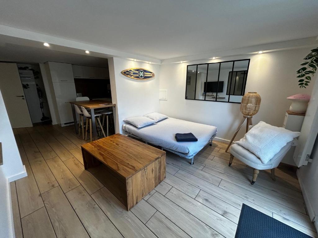 Logement avec piscine privée chauffée 2