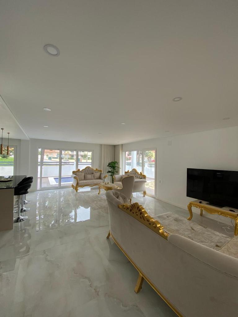 Luxury villa between Nature and the beach 6