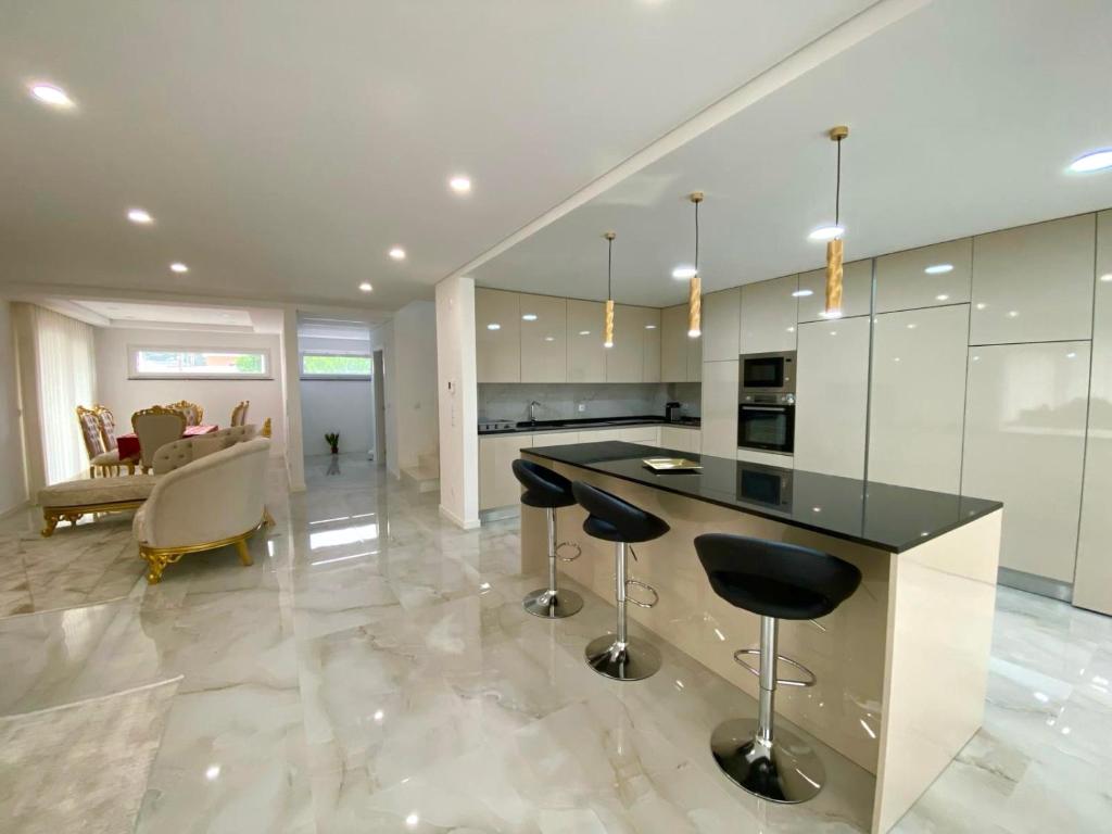 Luxury villa between Nature and the beach 5
