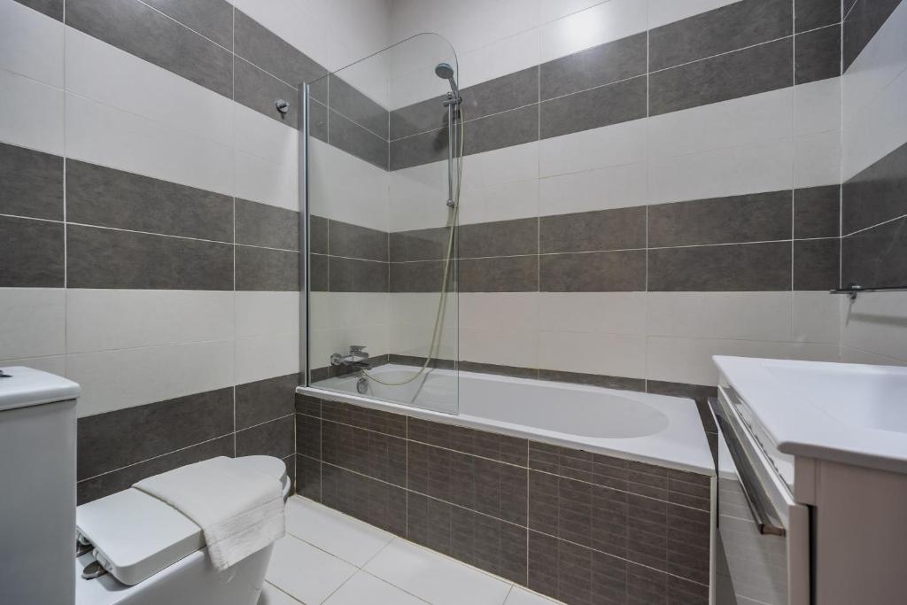 Private duplex home in the heart of St Julians 6