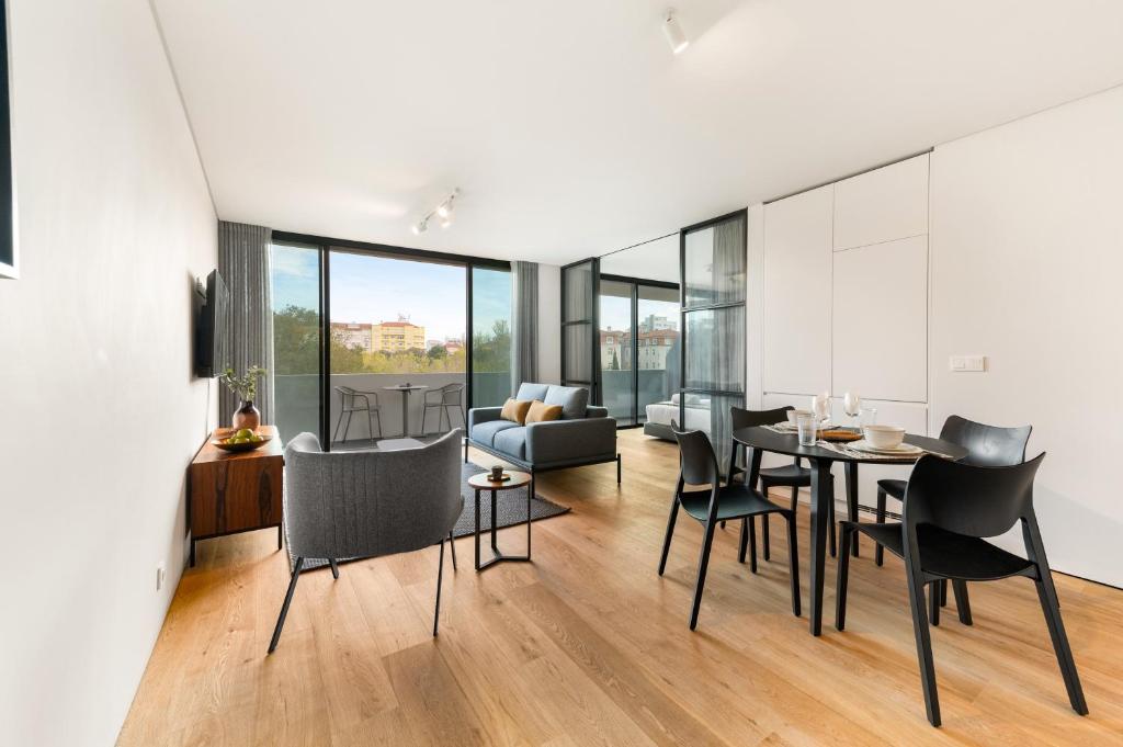 Mirabilis Apartments - LX Living 7