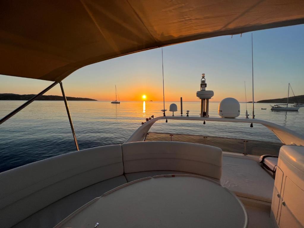 Photo de la galerie de l'établissement Yacht le Yauta Porto Vecchio, à Porto-Vecchio