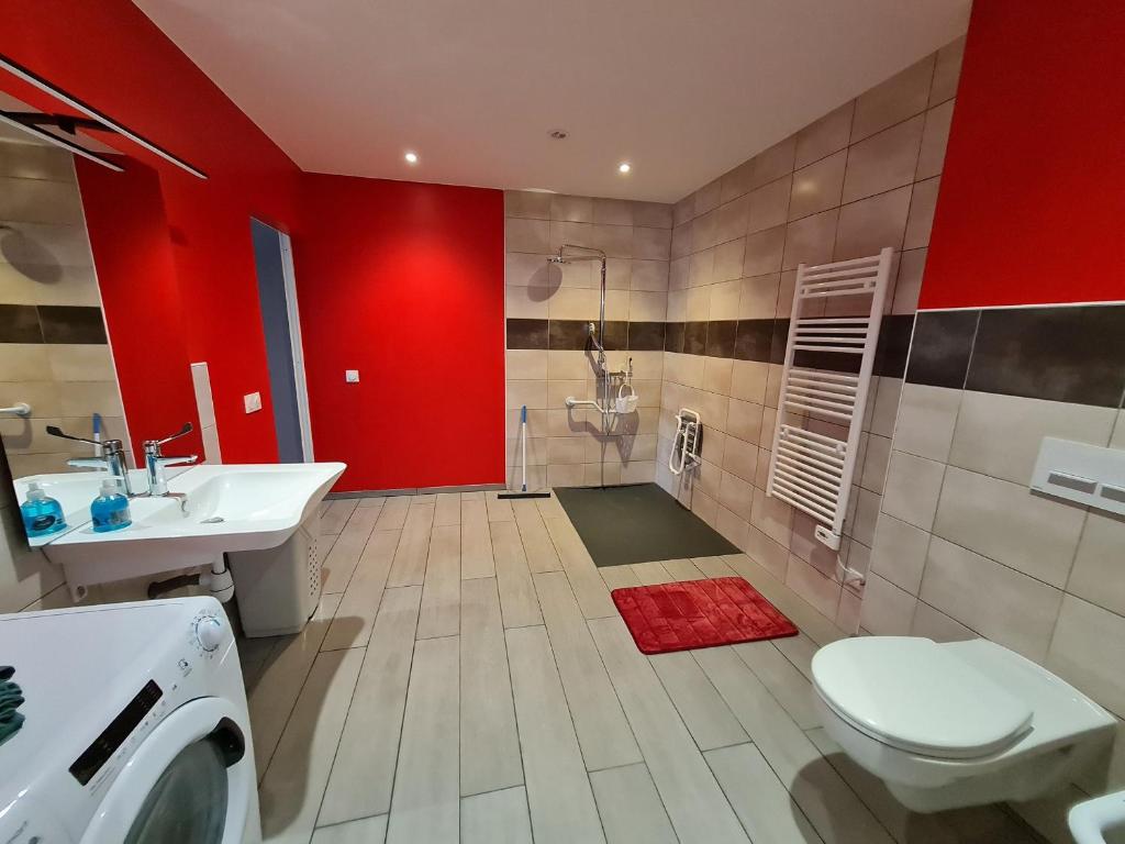 Gîte de Plain-Pied avec Confort Moderne, Nature et Loisirs à Proximité - FR-1-584-184 6
