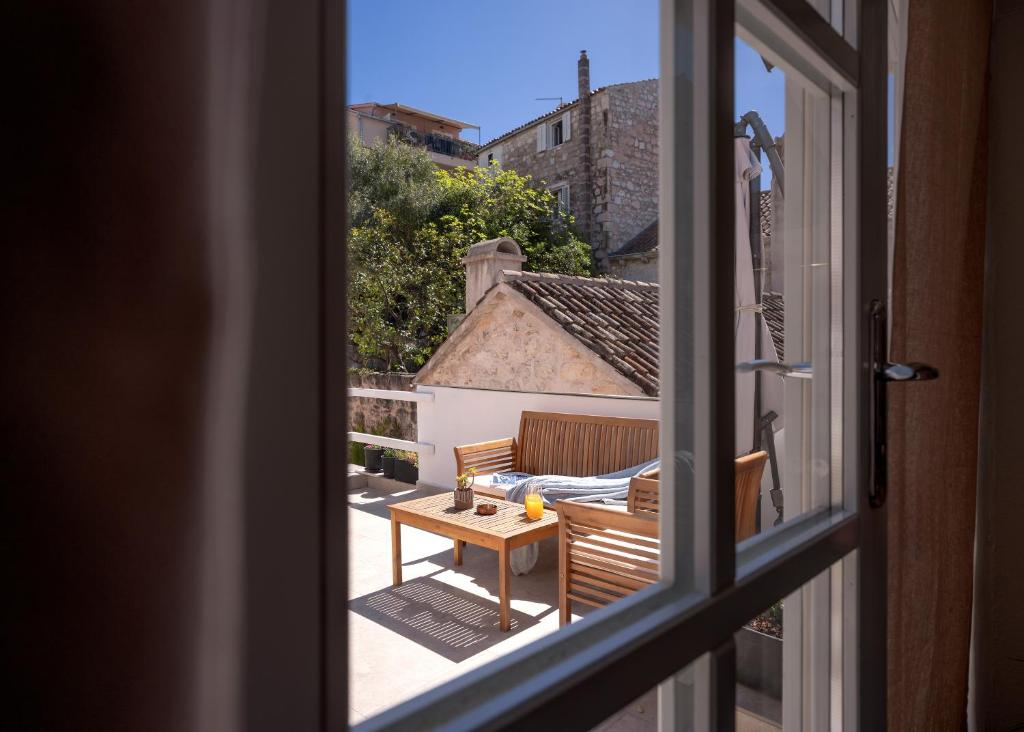 The Renaissance - ZF Hvar 6