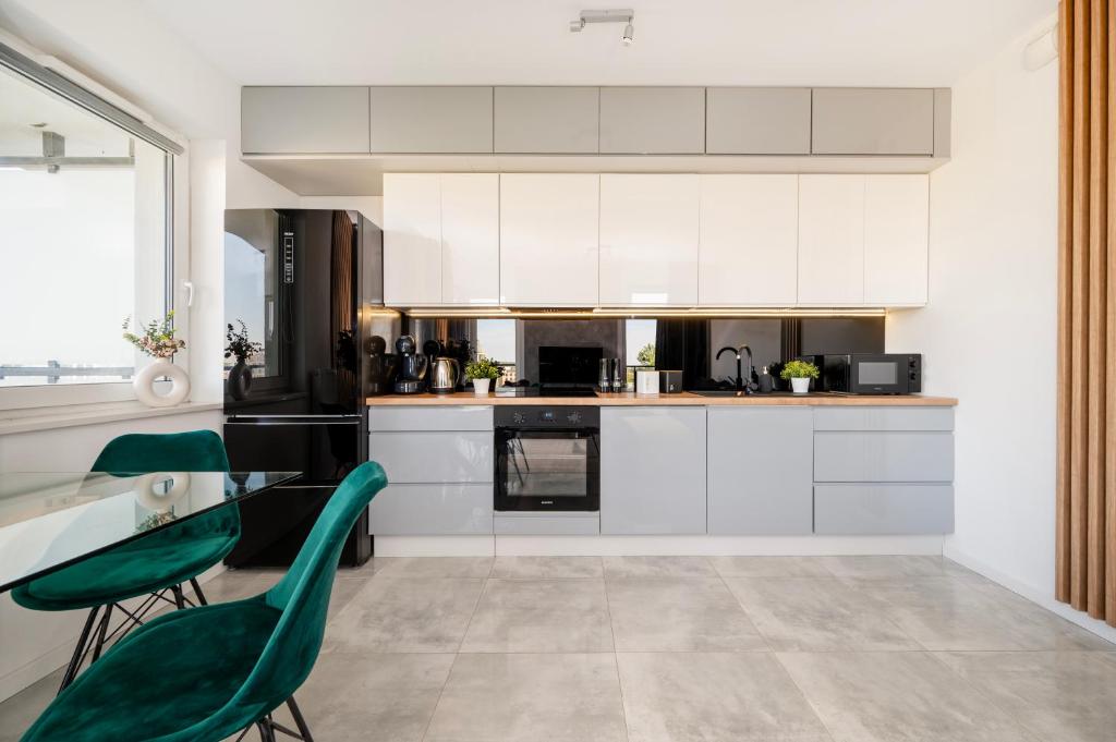 Kopcińskiego Residence - Apartamenty z Parkingiem i Dwoma Łazienkami 4