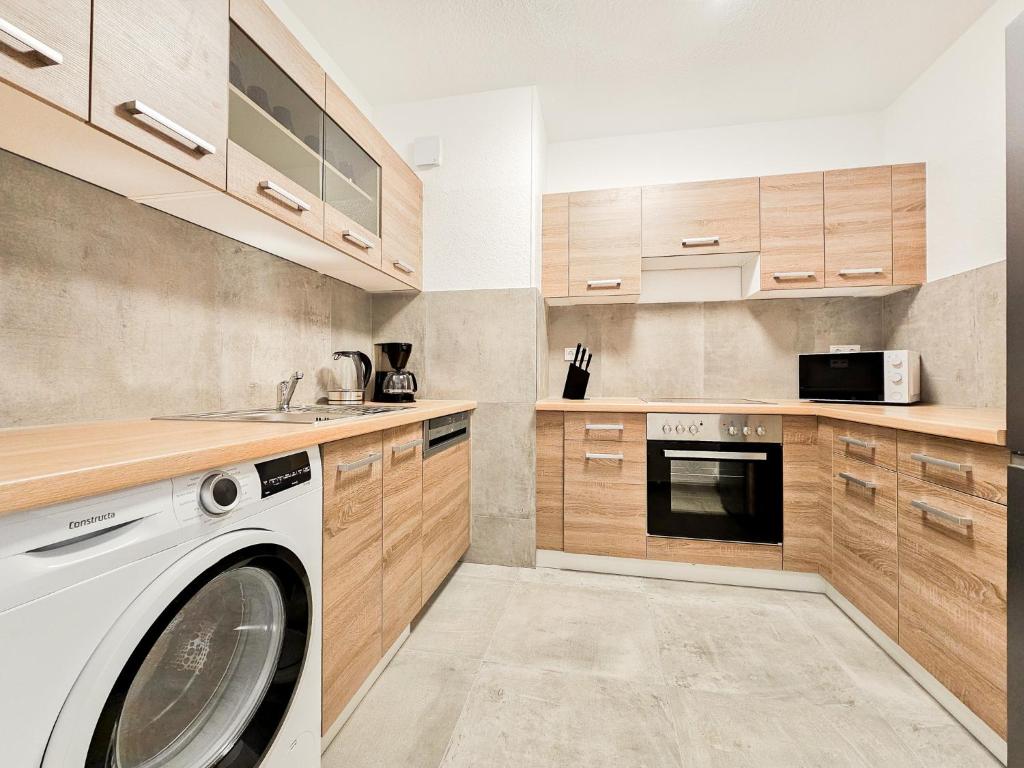 Tolstov Apartments - 2 or 3 Room Apartments - 15 Min zur Messe DUS & 10 Min Old Town DUS 5