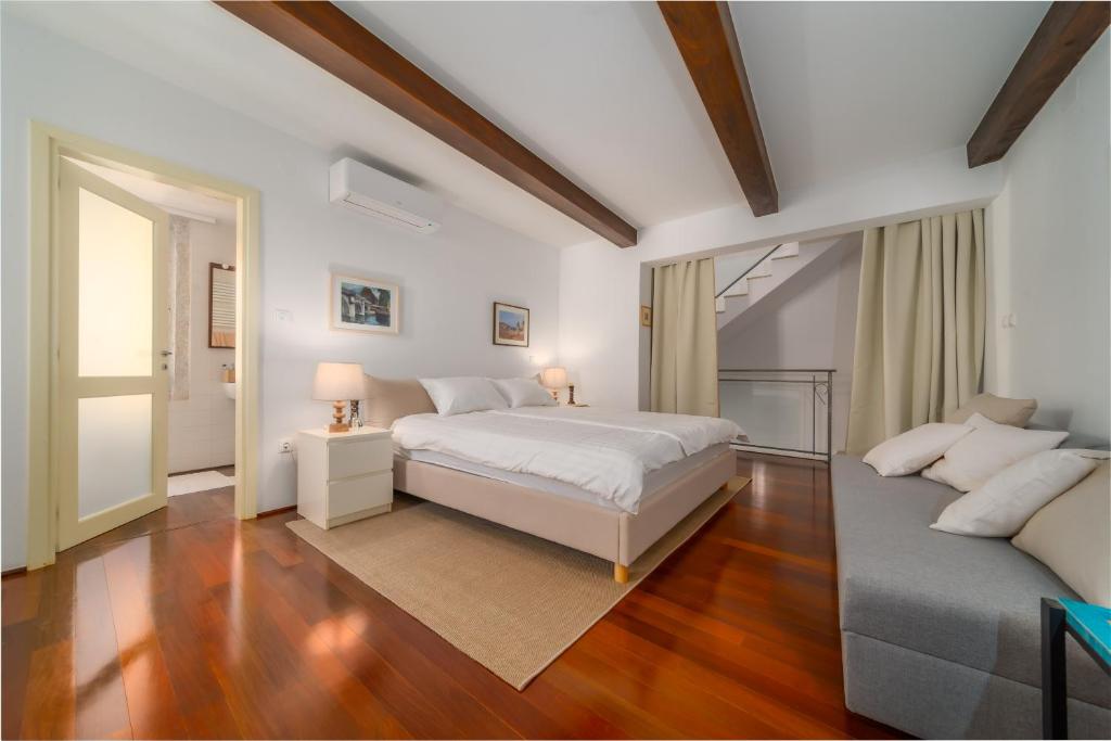 Old Town Seabreeze Residence at Montalbano Residence 7