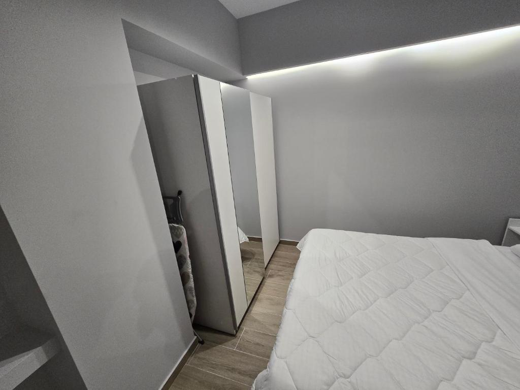 GREKO HOME WITH FREE PRIVATE PARKINg 4