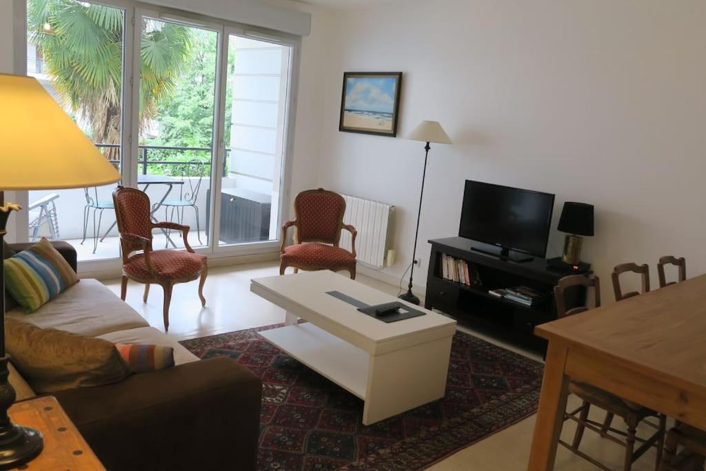 Appartement confortable calme avec terrasse proche métro - accueil personnel 1