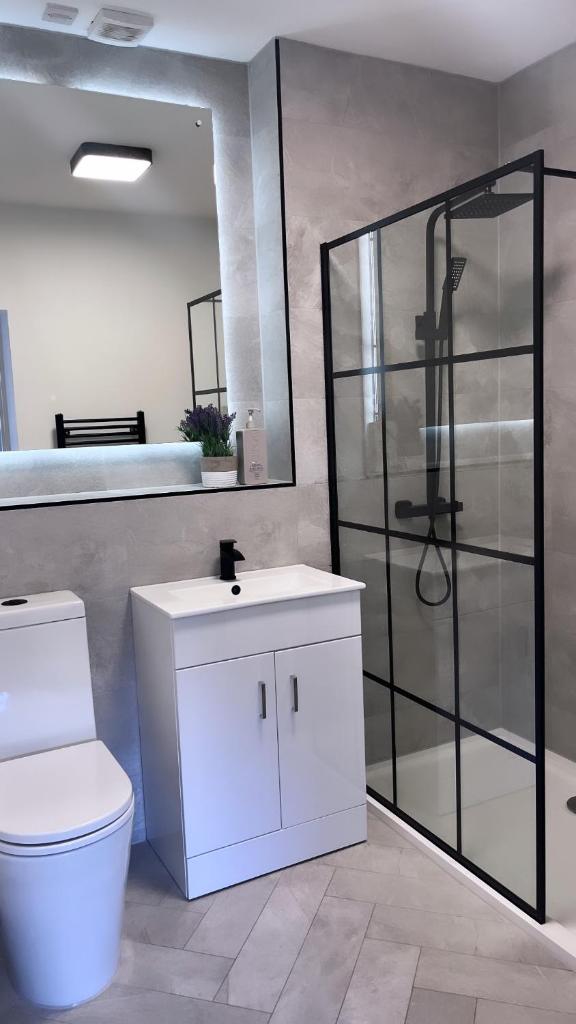 3 Bedroom House Near City Centre Glasgow Sleeps 7 7