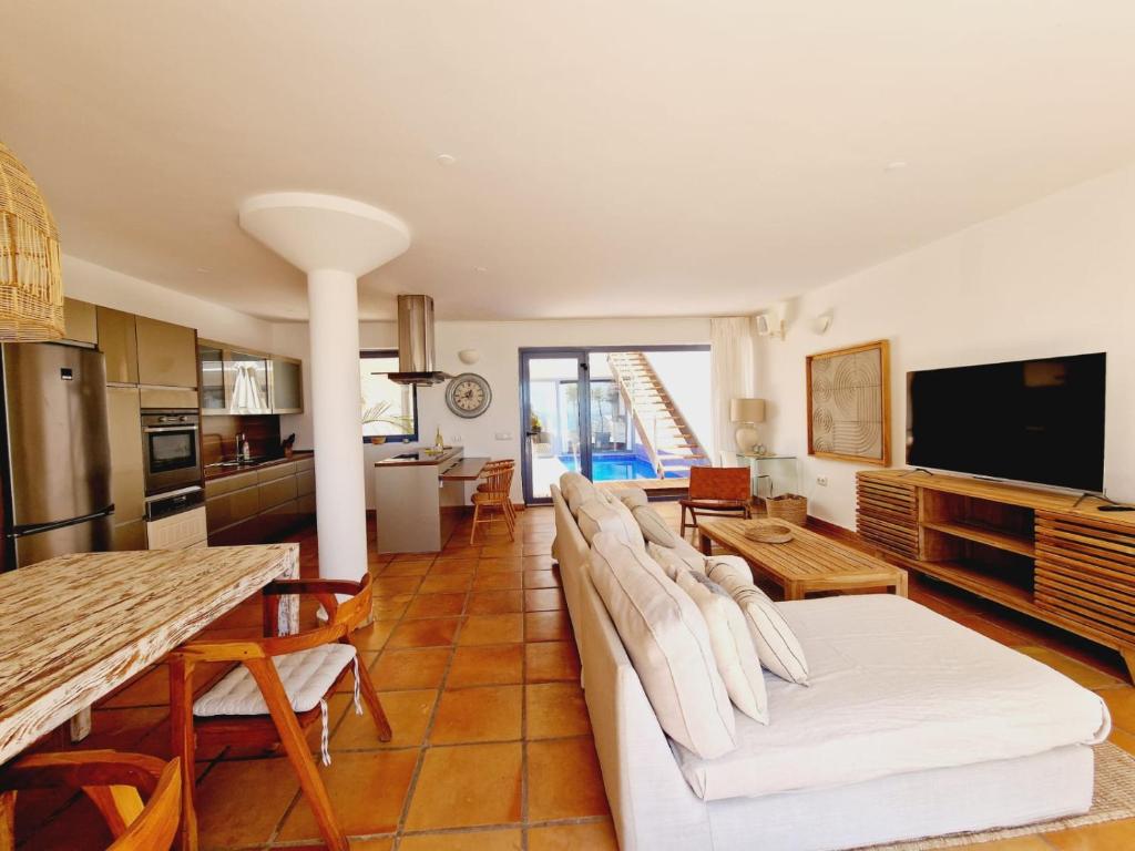 Villa Flora, mit eigenem Pool und Meerblick 5